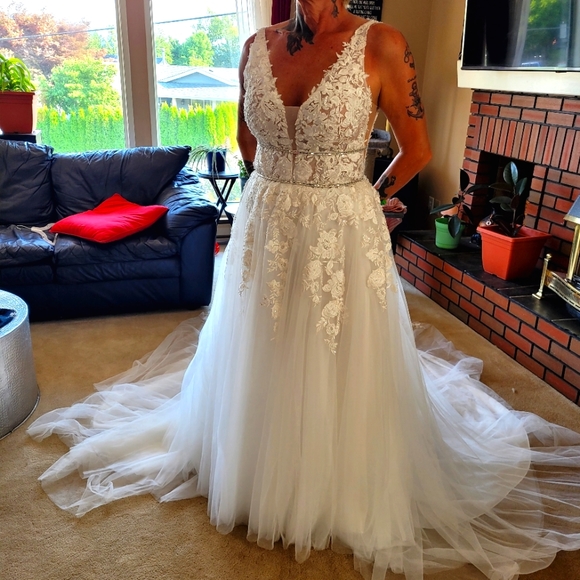 Wedding Dress size 14 Never worn. - Picture 14 of 14